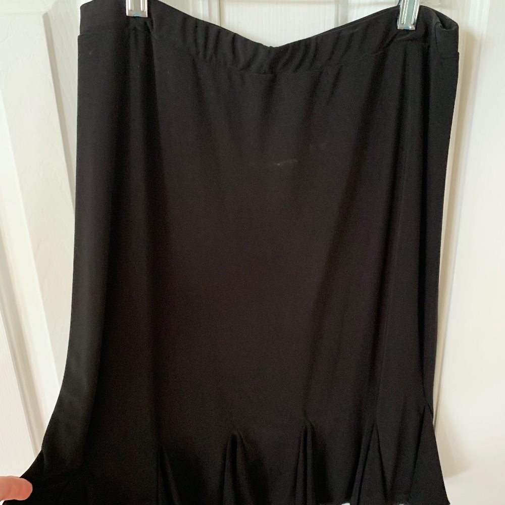 black polyester elastic waist skirt